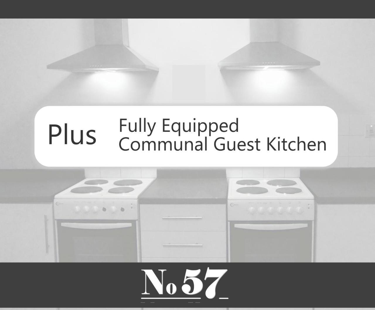No57 Aparthotel Крю Екстериор снимка