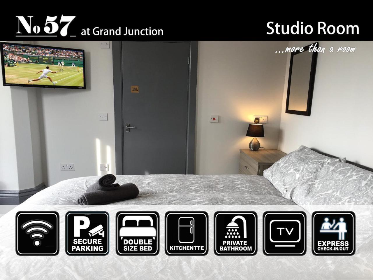 No57 Aparthotel Крю Екстериор снимка