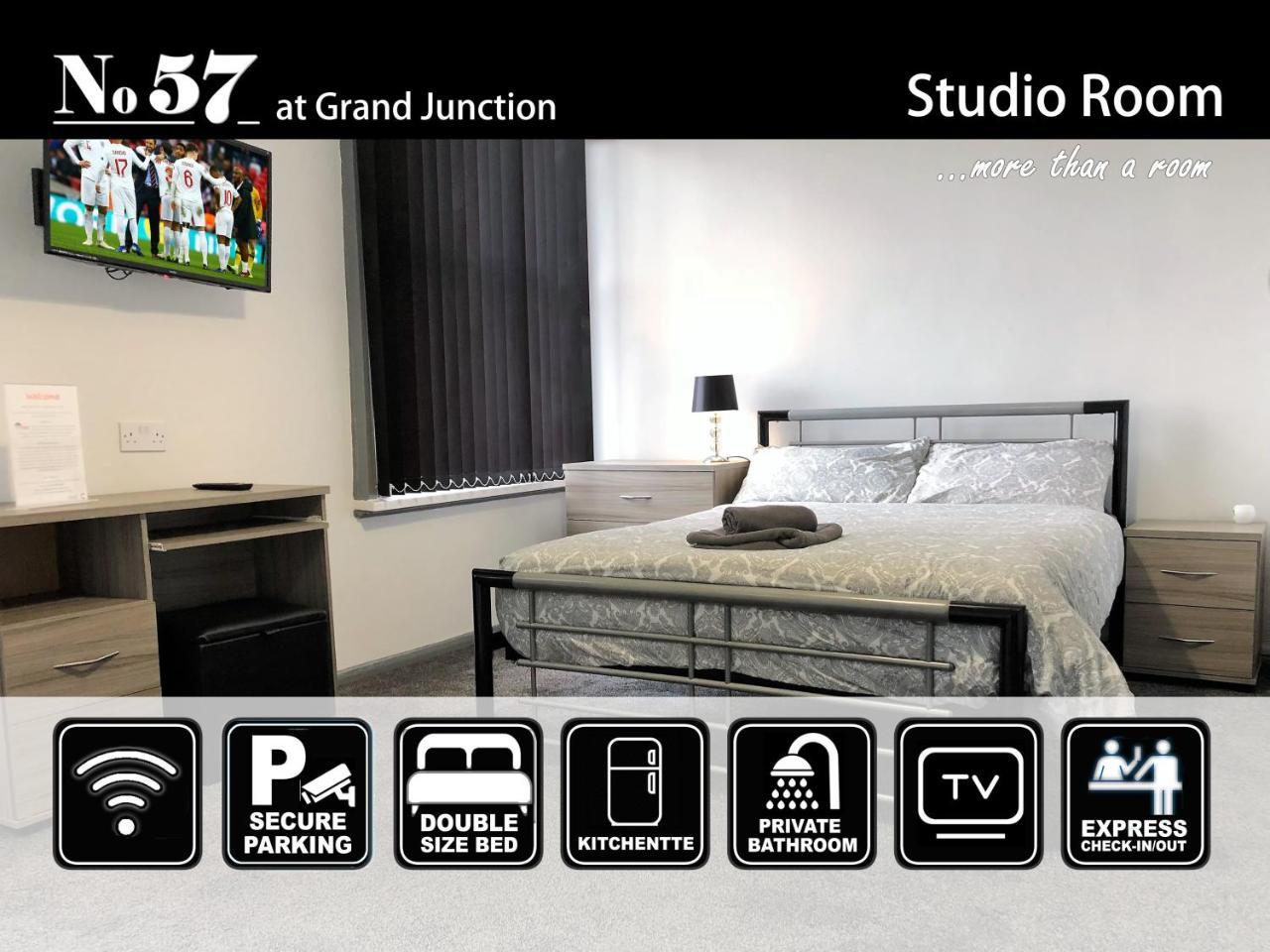 No57 Aparthotel Крю Екстериор снимка